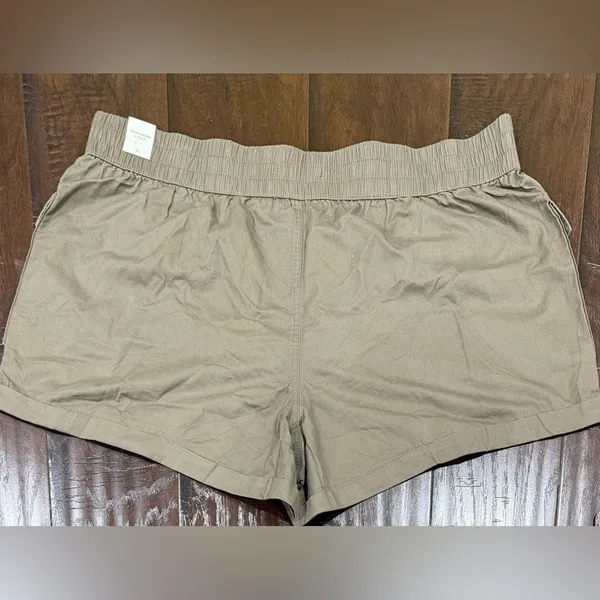 Abercrombie and Fitch Cargo Utility Shorts in Grey Size XL NWT - Image 3