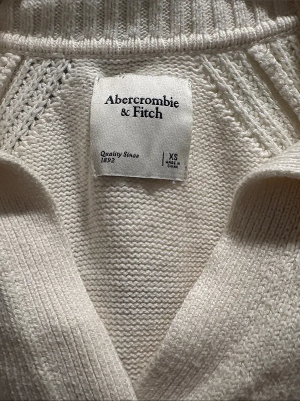 Abercrombie & Fitch Ivory Ribbed Collar V‑Neck Sweater - Image 2