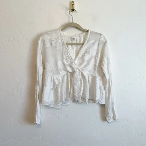 Aritzia Wilfred | Augustine Floral Semi Sheer Peplum Top in White - Image 2