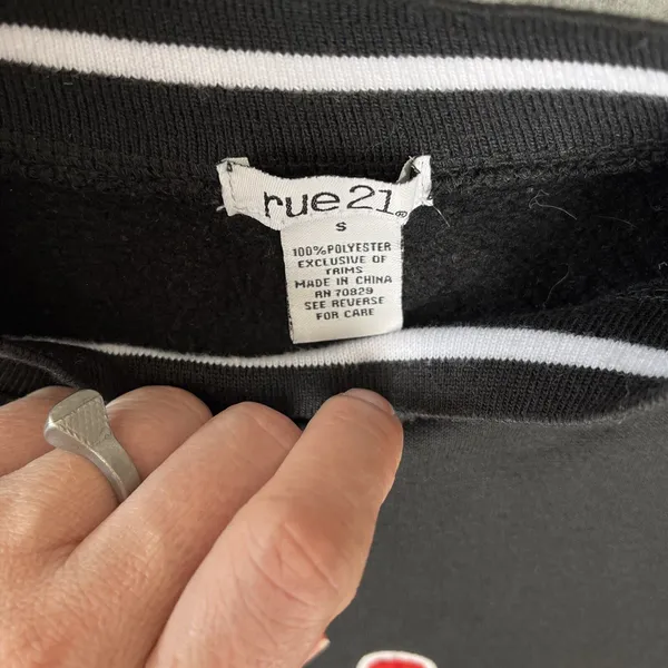 Rue 21 Chicago Champions Sweatshirt - 97 - Size‎ Small - Crew Black Red White - Image 6