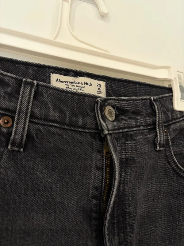 Abercrombie & Fitch Black Jeans High Rise - Image 4