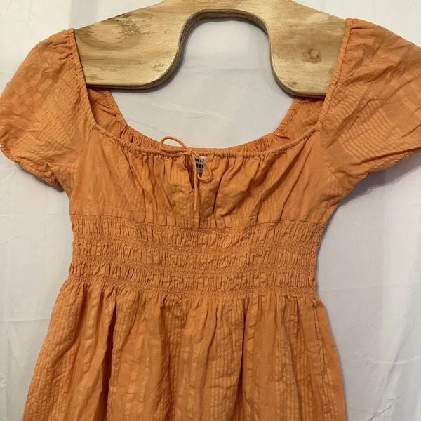 Sunday Best Aritzia Women's Size Medium Orange‎ Mini Dress Smocked Short Sleeve - Image 2