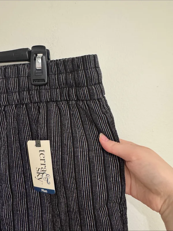 Terra & Sky Plus Linen Cotton Pleated Pull-On Shorts Black / White Stripe sz 1X - Image 5