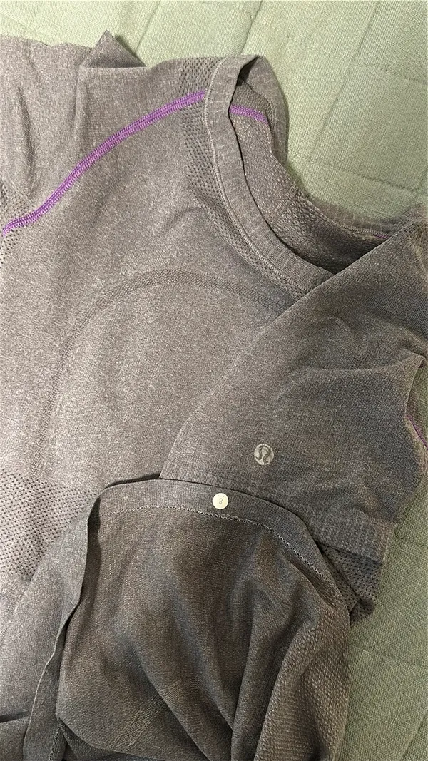 Lululemon short sleeved athletic top - Image 4