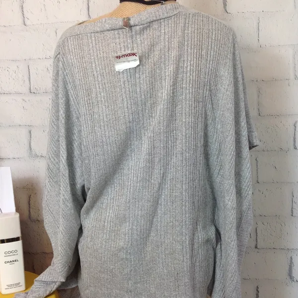 ⬇️ GREY BATWING SWEATER Gray Size M - Image 3