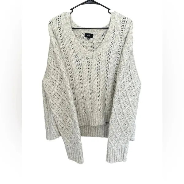 Line Pullover cable knit v-neck sweater with beautiful detailing‎ Size L - Image 3