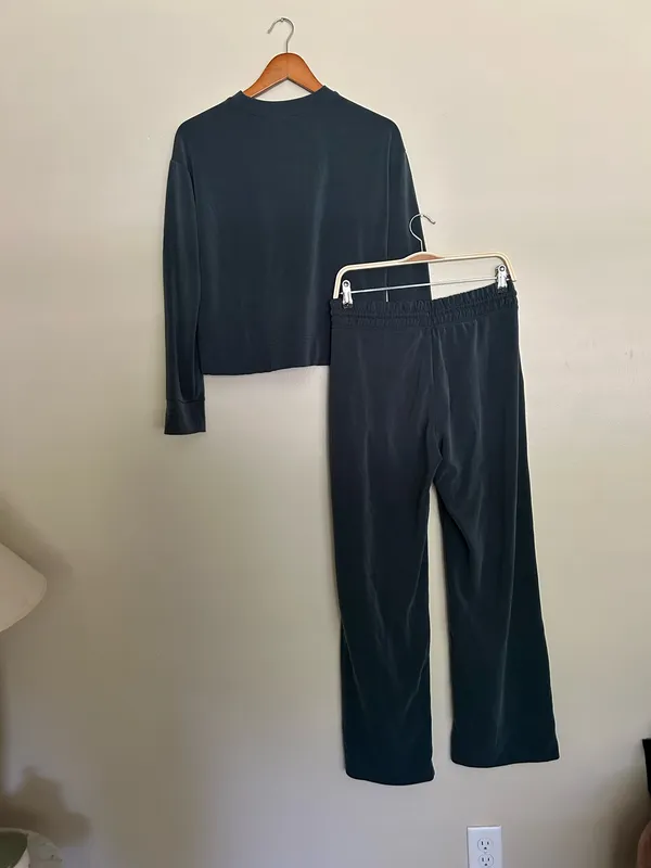 Athleta Small Set  - Image 2