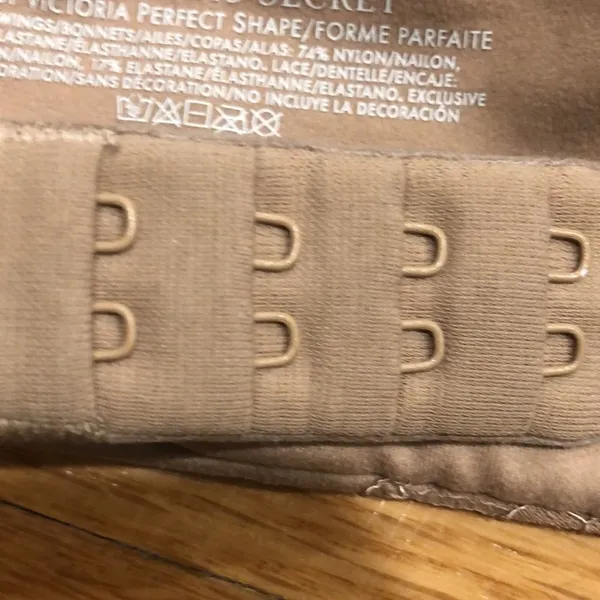 Victoria's Secret 𝅺 beige body perfect shape bra size 32 D. - Image 4
