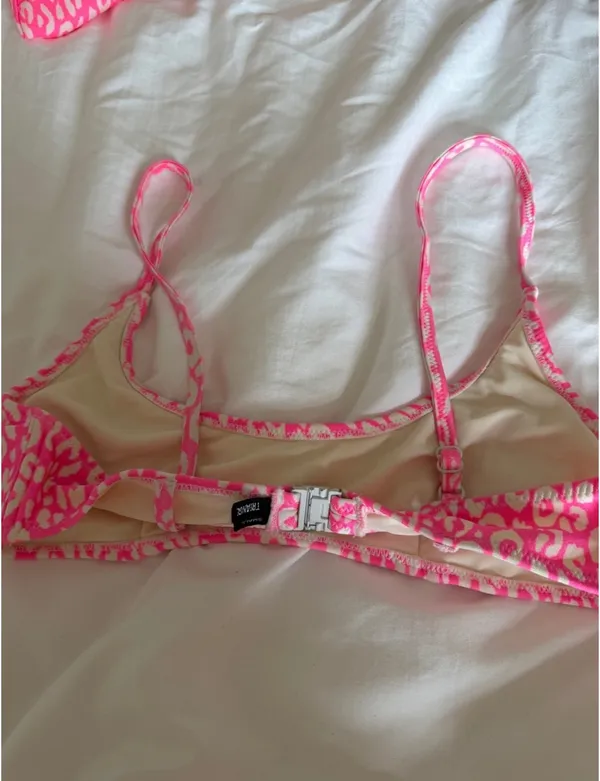 triangl swimwear Hot Pink Leopard Print Bikini - Image 2