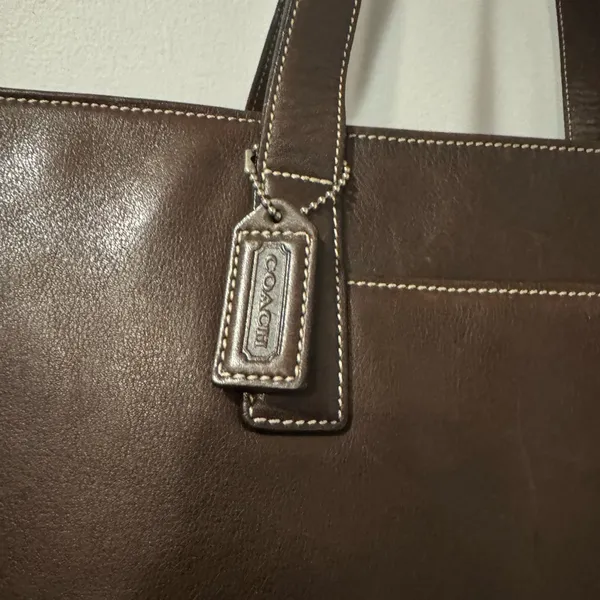 Coach Classic Hamptons Dark Brown Leather LG Business Travel Shoulder Bag 7790‎ - Image 2