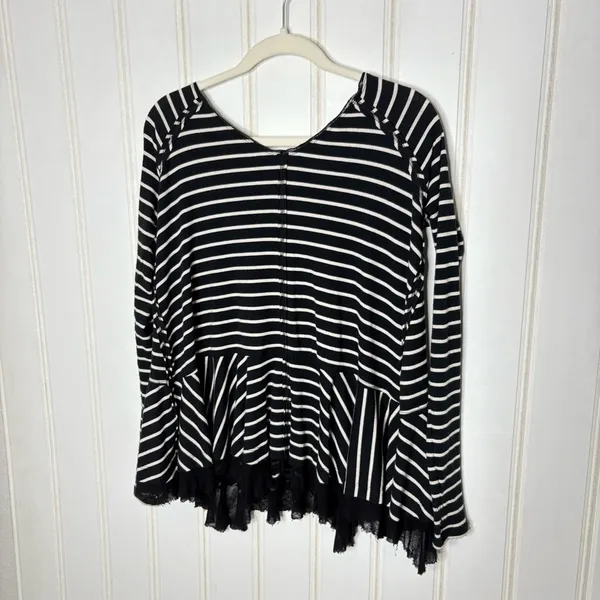 We The Free Free People Black White Striped Peplum Thermal V-Neck Top XS 883 - Image 3