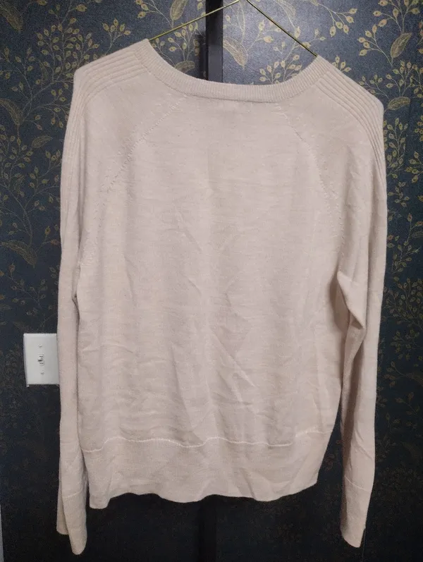 Banana Republic Light Beige/Pink Merino Wool Crewneck Sweater - Image 4