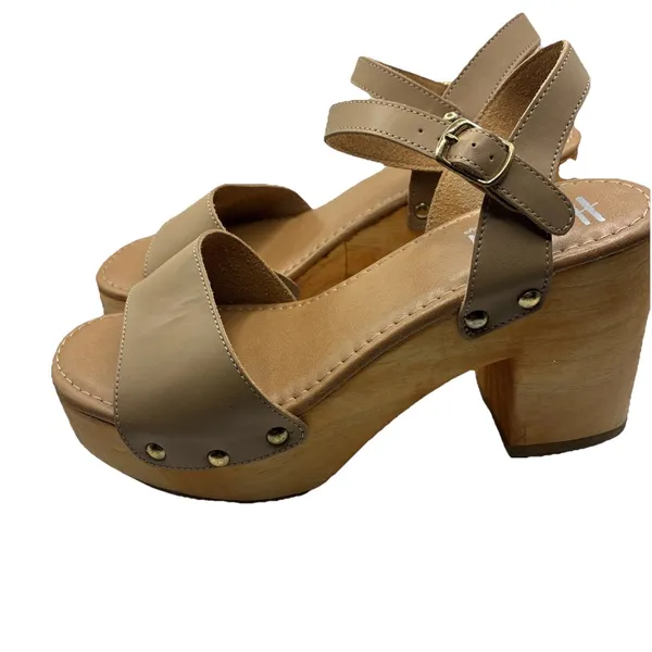Hey Girl by Corkys Country Club Heels Women’s Tan Sandals Size 9 Platform - Image 2