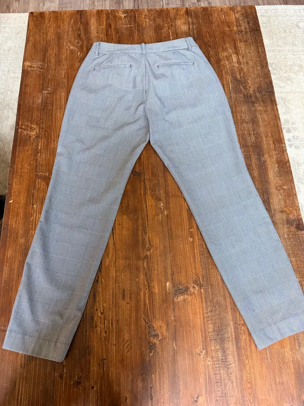 Express ankle dress pants size 4R black, white and gray - Image 5