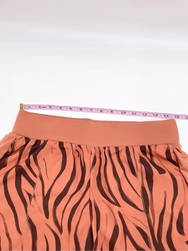 Tek Gear Women's Multi-Purpose Workout Shorts Size Medium Orange Tiger Stripes - Image 5