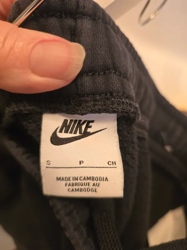 O Nike Women's Dark Charcoal Fleece Joggers with White Swoosh Small - Image 3