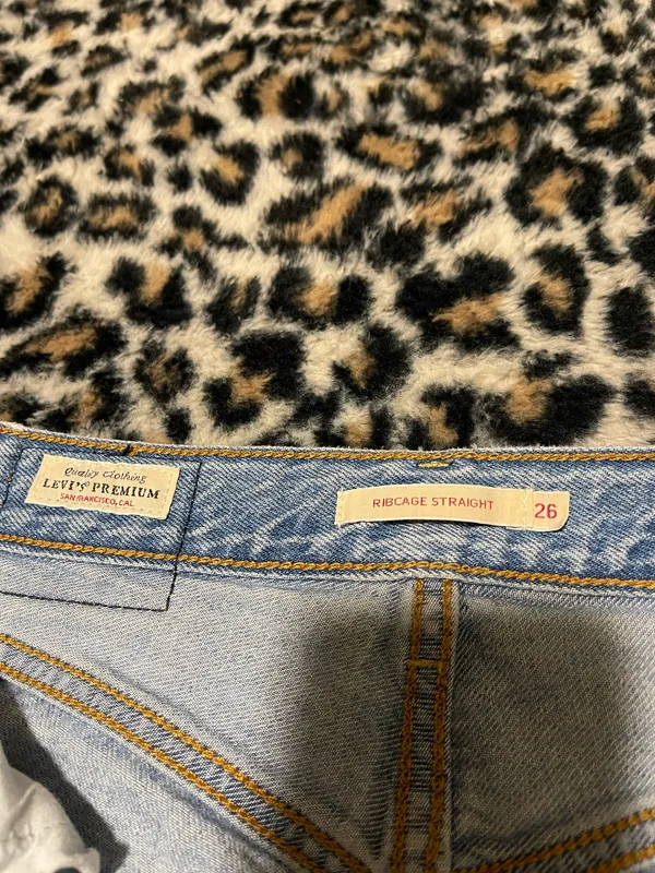 Levi’s Ribcage Straight Jeans - Image 5