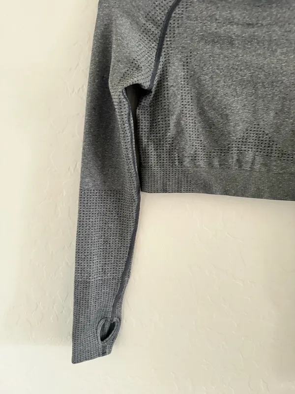 Gymshark Vital Seamless 2.0 Long Sleeve Gray Crop Top - Image 4