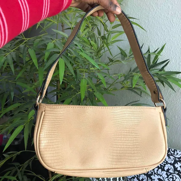Cream beige tan faux leather shoulder hand croc embossed bag Measurement in pics - Image 2