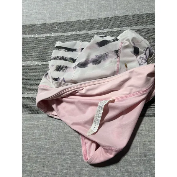 Lululemon Speed Up Shorts Size 4 Pink White Black Abstract Print Low Rise 2.5in - Image 6