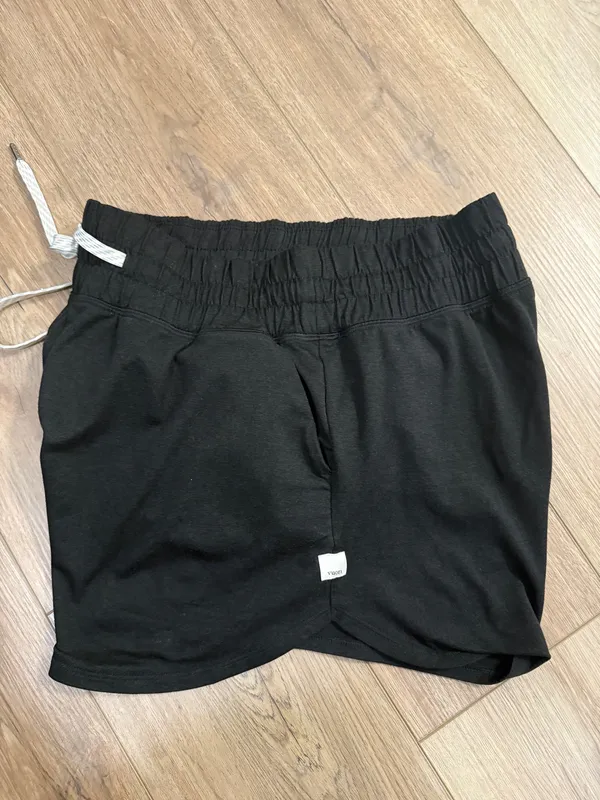 Vuori Halo Shorts - Image 4