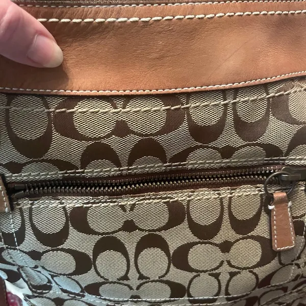 Coach Bleeker Bucket Handbag - Image 2