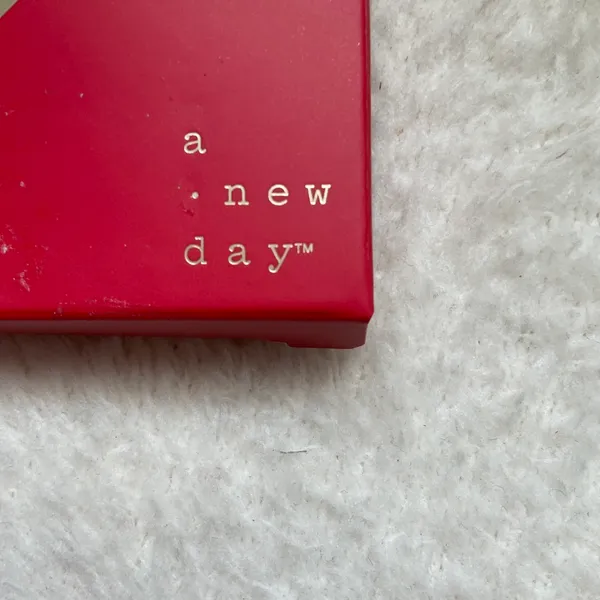 Tiny medallion from a new day - Image 5