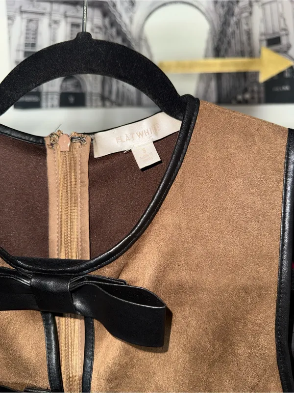 Flat White Faux Suede Bow Trim Sleeveless Mini Dress Brown Womens Small EUC - Image 10