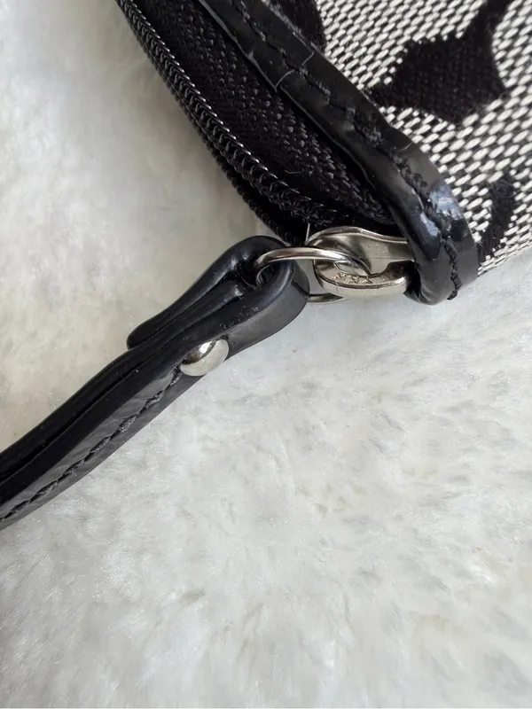 Vintage Coach Zip Around Wristlet - Image 6