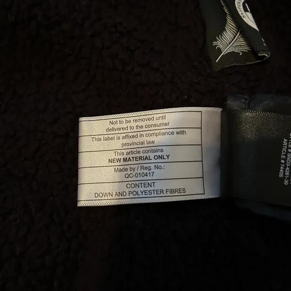 Aritzia Tna Light Puffer Jacket with Certified Down - Image 8