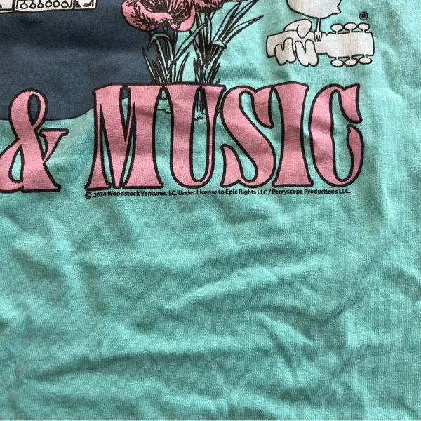 Woodstock Peace & Music Graphic Tee Turquoise – Size M - Image 4