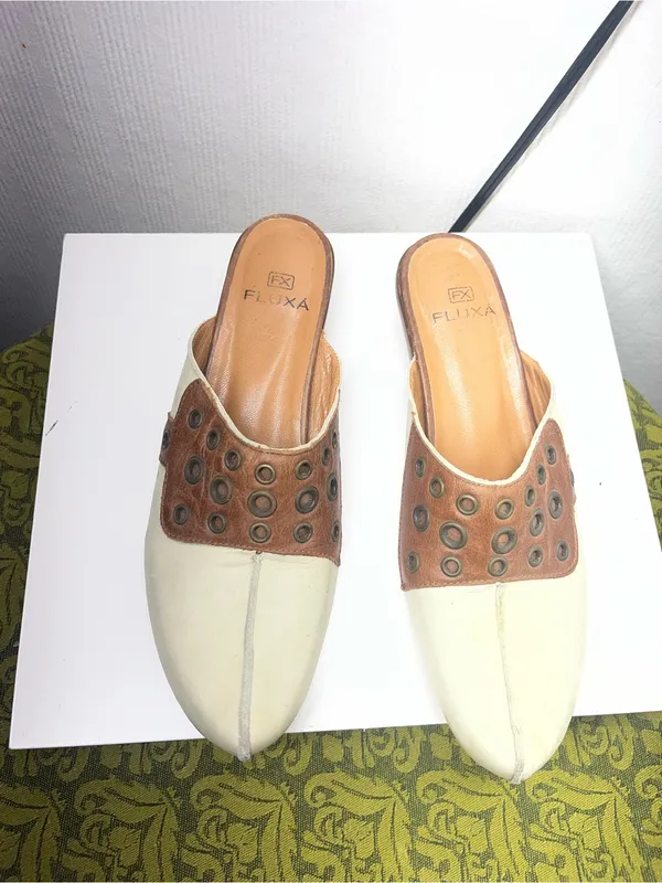 Lux Two-Tone Cream and Brown Leather Slip-On Mules color light mint - Image 3