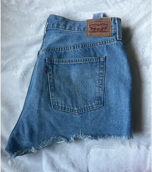 Levi’s 501 Shorts Distressed - Image 2
