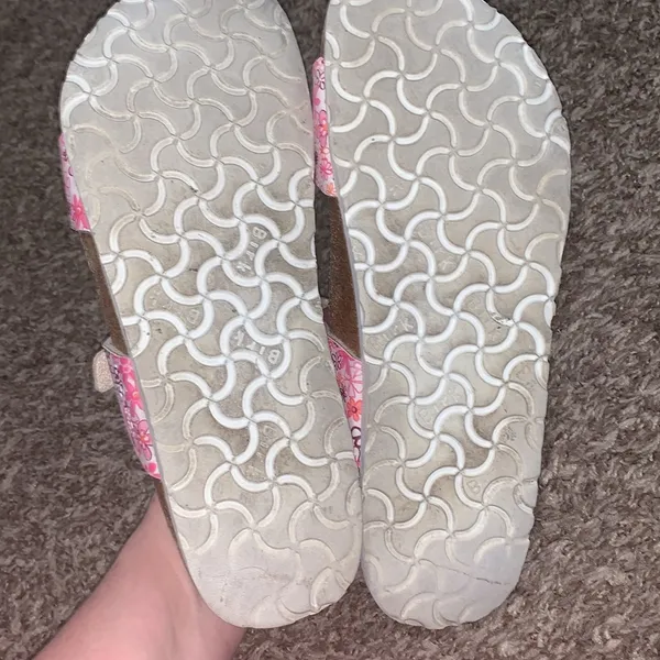 Birkenstock woman size 9 sandal floral - Image 4
