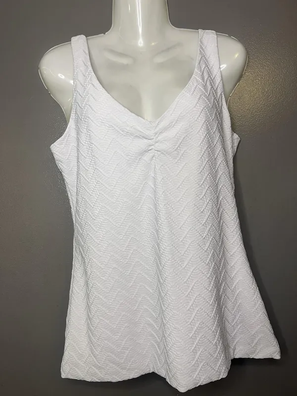 White House Black Market Tank Top Womens Large White Textured V Neck Lined Knit - Image 2