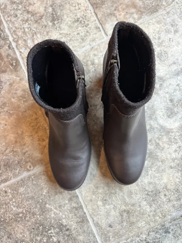 UGG Boots - Image 4