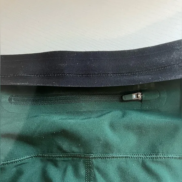 Athleta Interval Run Green Shorts XXS - Image 4