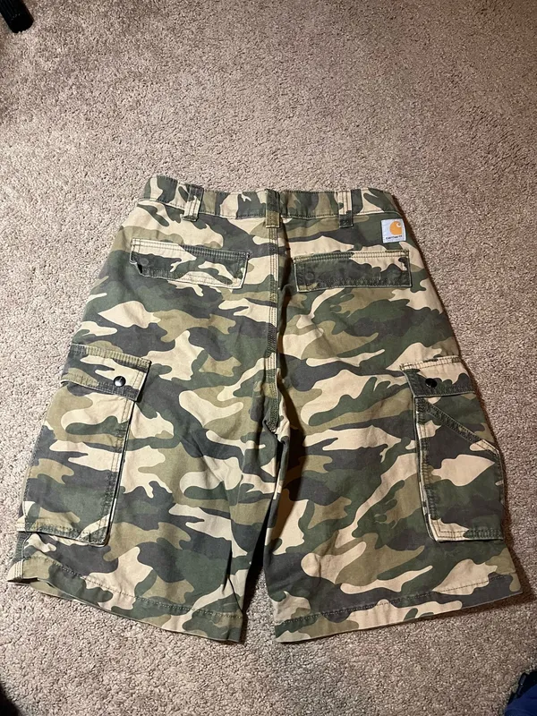 Carhartt cameo shorts - Image 2