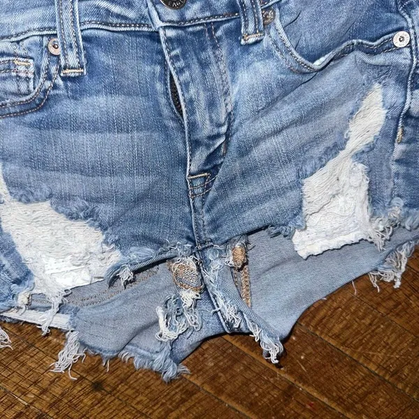 American Eagle lace pocket distressed 00 shortie jeans shorts - Image 3