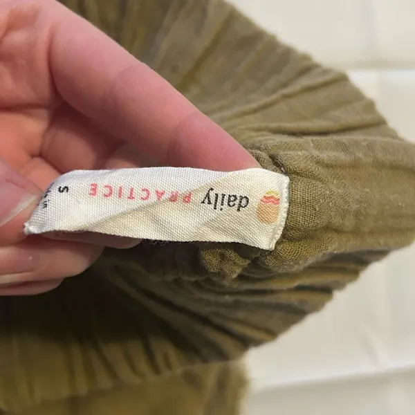 Daily Practice Anthro Olive Green Gauzy Cotton Distressed Beach Shorts Size S - Image 4