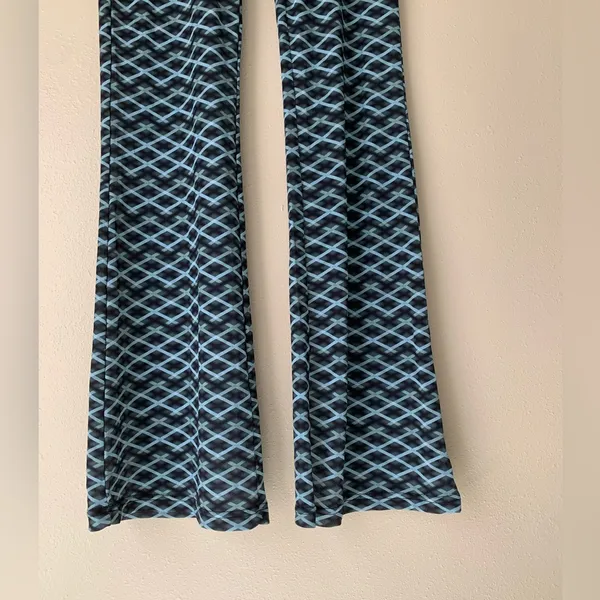 White Fox Boutique No Vacancy Mesh Dress Size Large in Aqua Argyle - Image 12