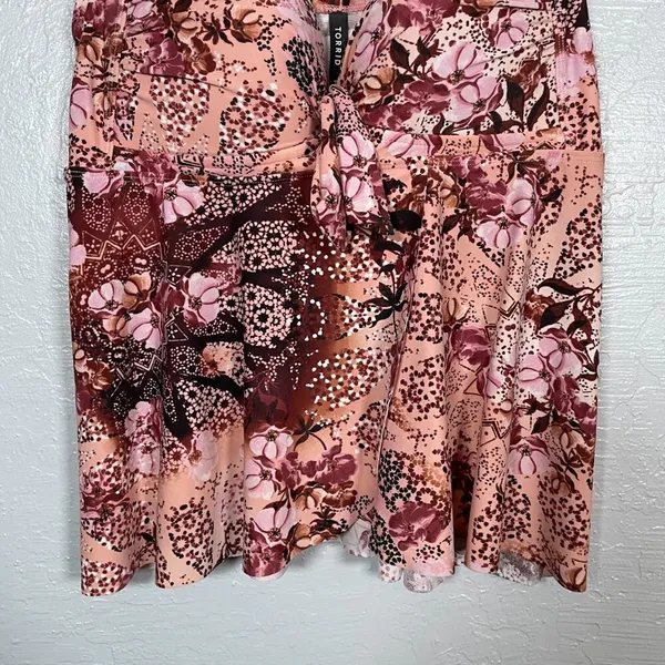 Torrid Women Plus Size 1 D/DD Pink Maroon Floral Tankini Underwire Built in Bra - Image 2