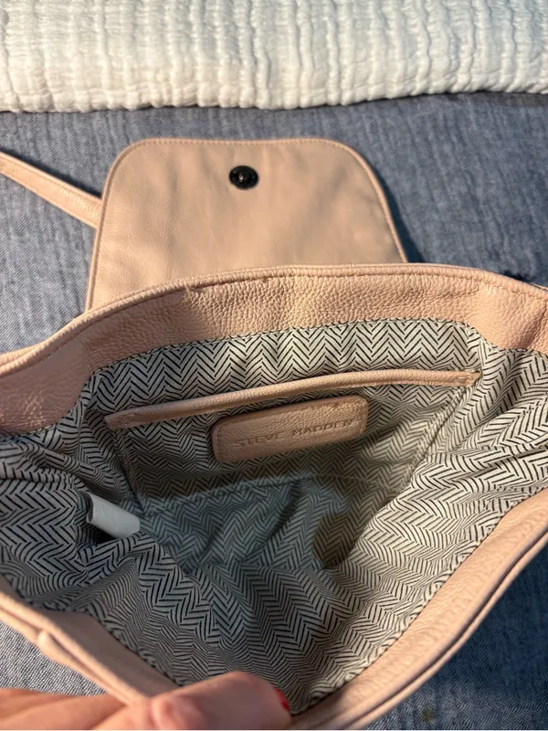 Steve Madden crossbody bag in pink blush with Silver Chain strap - Image 6