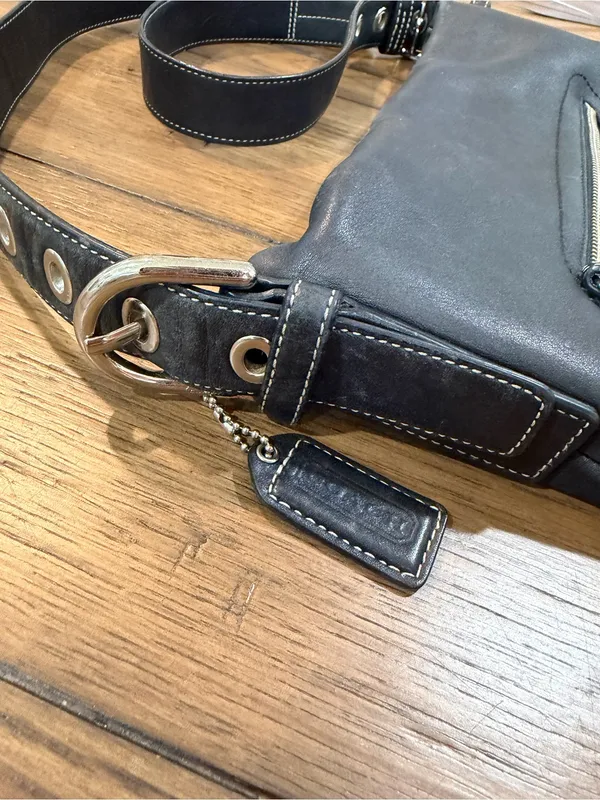 Coach Black Leather Shoulder Bag with Silver Hardware - Image 3