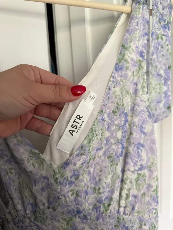 ASTR the Label Floral Tiered Shoulder Tie Dress‎ Ruffle - Image 3