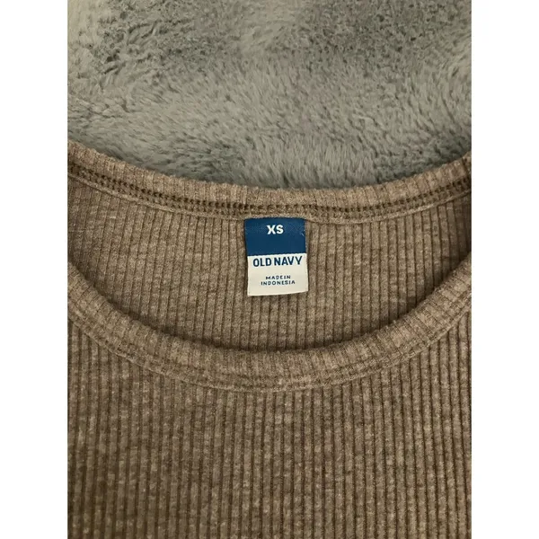 Old Navy ribbed long sleeve tee - Image 3