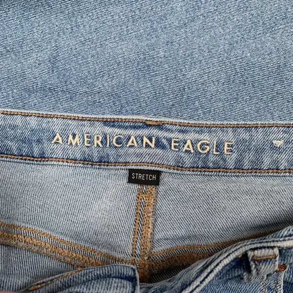 American Eagle Women Mom Jean Light Wash Distressed Ripped Denim Size 14 Regular - Image 7