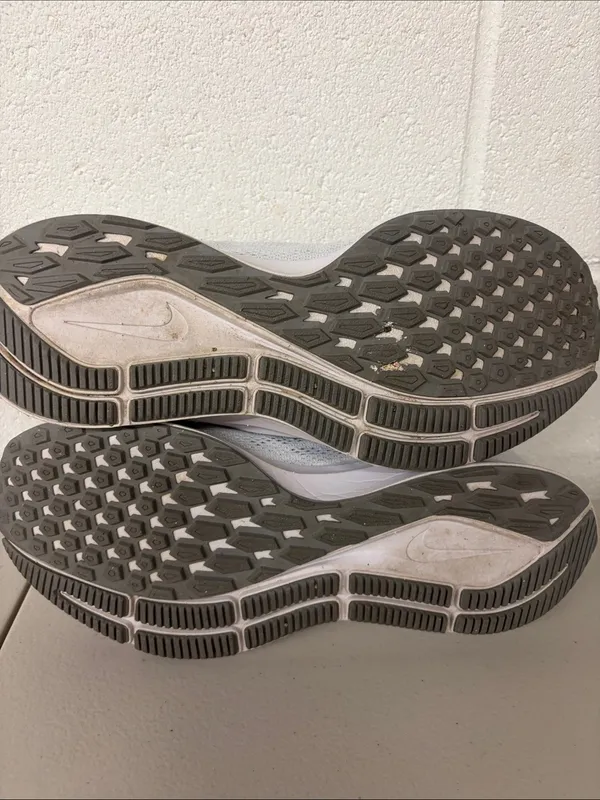 Nike sz 8 Women’s Light Gray/White Running Sneakers AQ2210-100 - Image 6