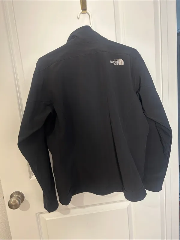 The North Face Black Lightweight Softshell Jacket - Image 2