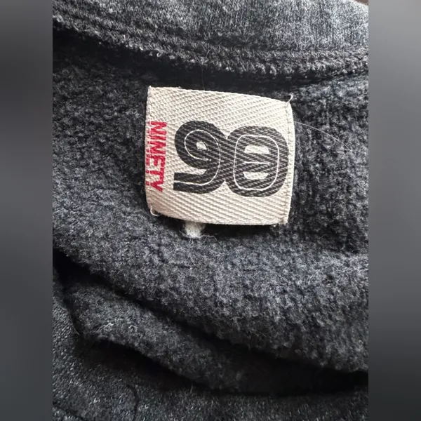 Ninety Gray Massachusetts Sweatshirt Size M - Image 4